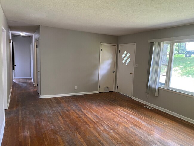 Building Photo - 261 Cheyenne Rd