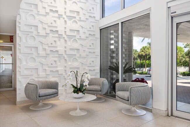Building Photo - 2774 S Ocean Blvd