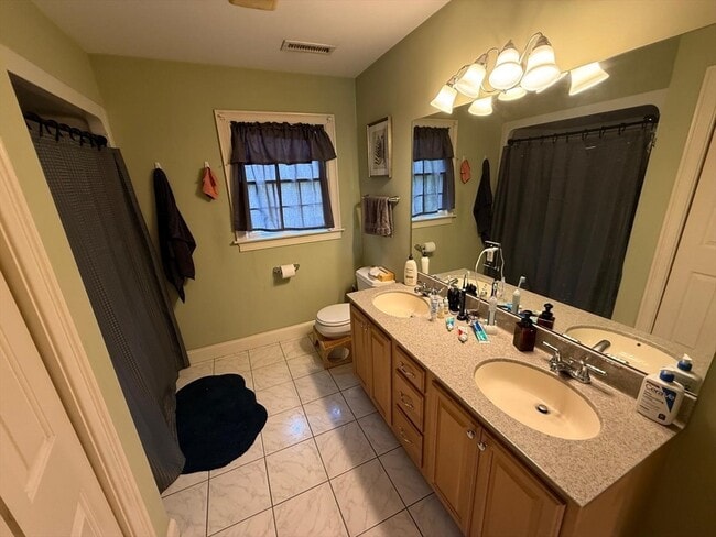 Building Photo - 775 Lincoln St