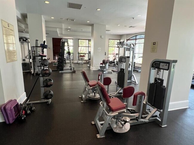 Building Photo - 600 W Las Olas Blvd