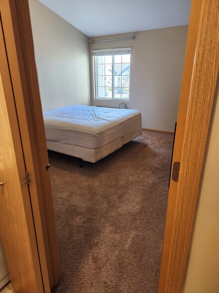 Building Photo - 1819 Silverstone Dr