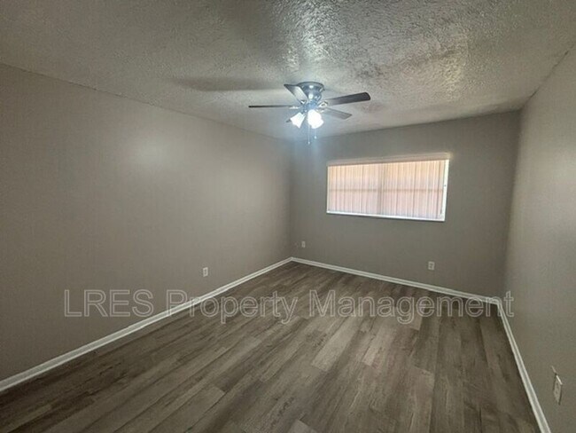 Building Photo - 1605 Terrace Dr