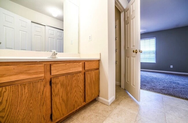 Interior Photo - Cardinal Creek