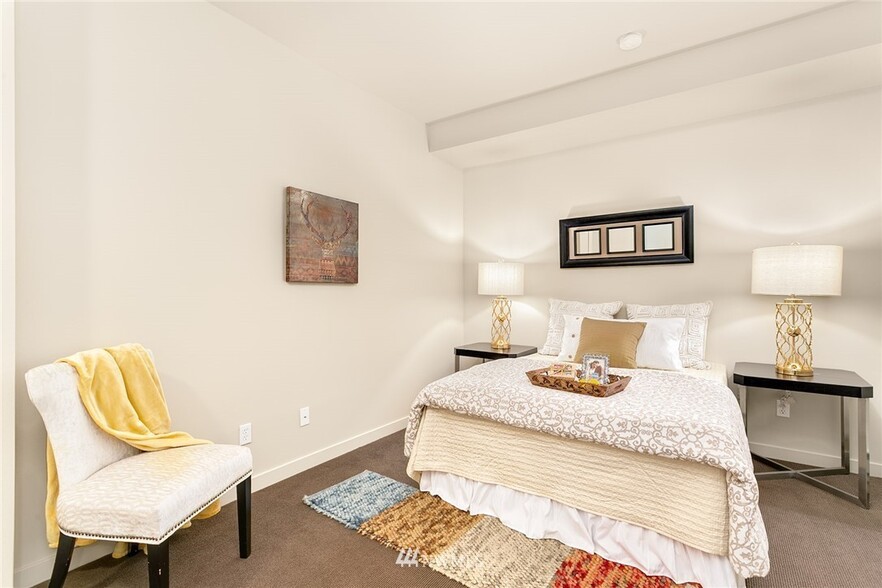 Bedroom (carpet has since been replaced) - 2960 Eastlake Ave E