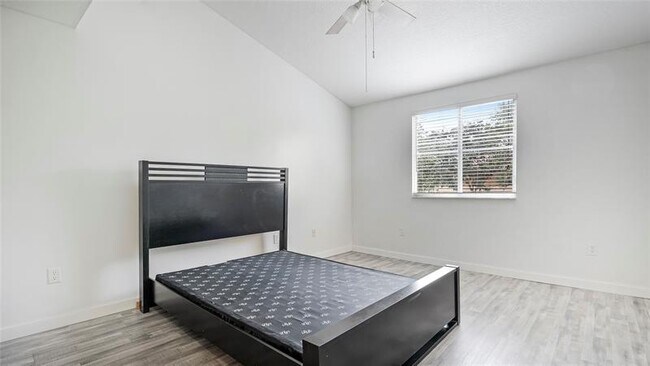 Building Photo - 9800 NW 19th Pl