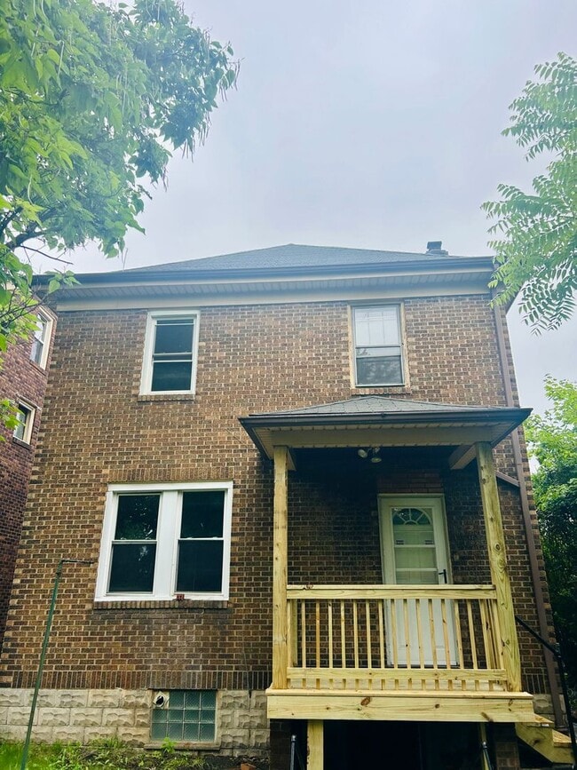 Building Photo - 1311 Oakhill St