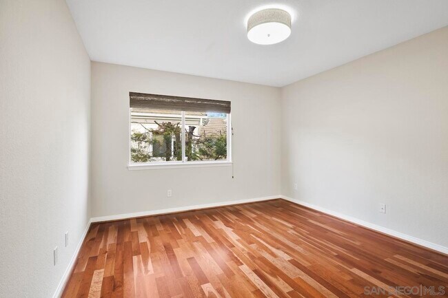 Building Photo - 4745 Finchley Terrace