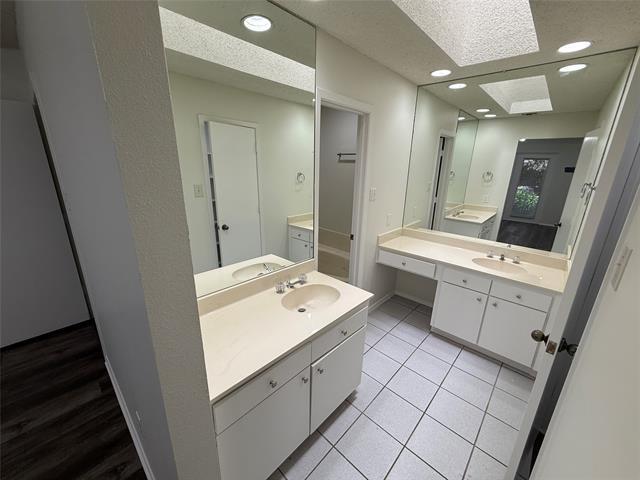 Building Photo - 5887 Westhaven Dr
