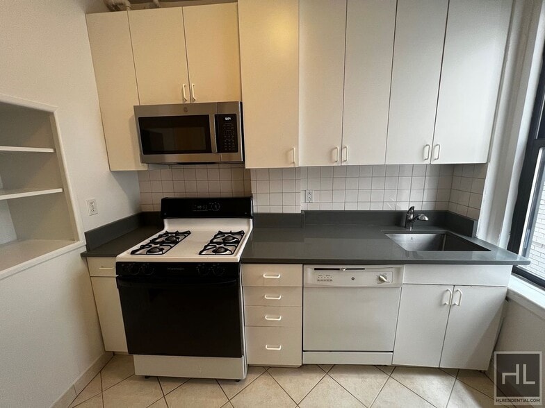 Building Photo - West 55th Street