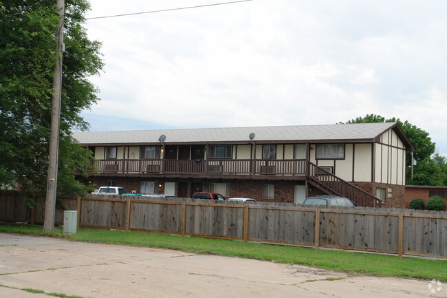 Primary Photo - Coventry Apartments