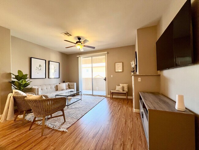 Building Photo - CHARMING FURNISHED 3BD/2BA CONDO W/ 2-CAR ...