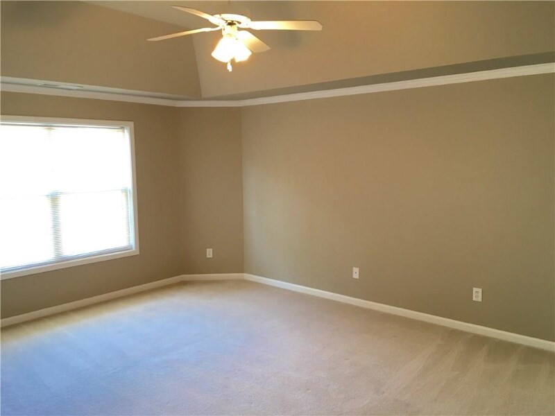 Building Photo - 233 Hunt Creek Dr