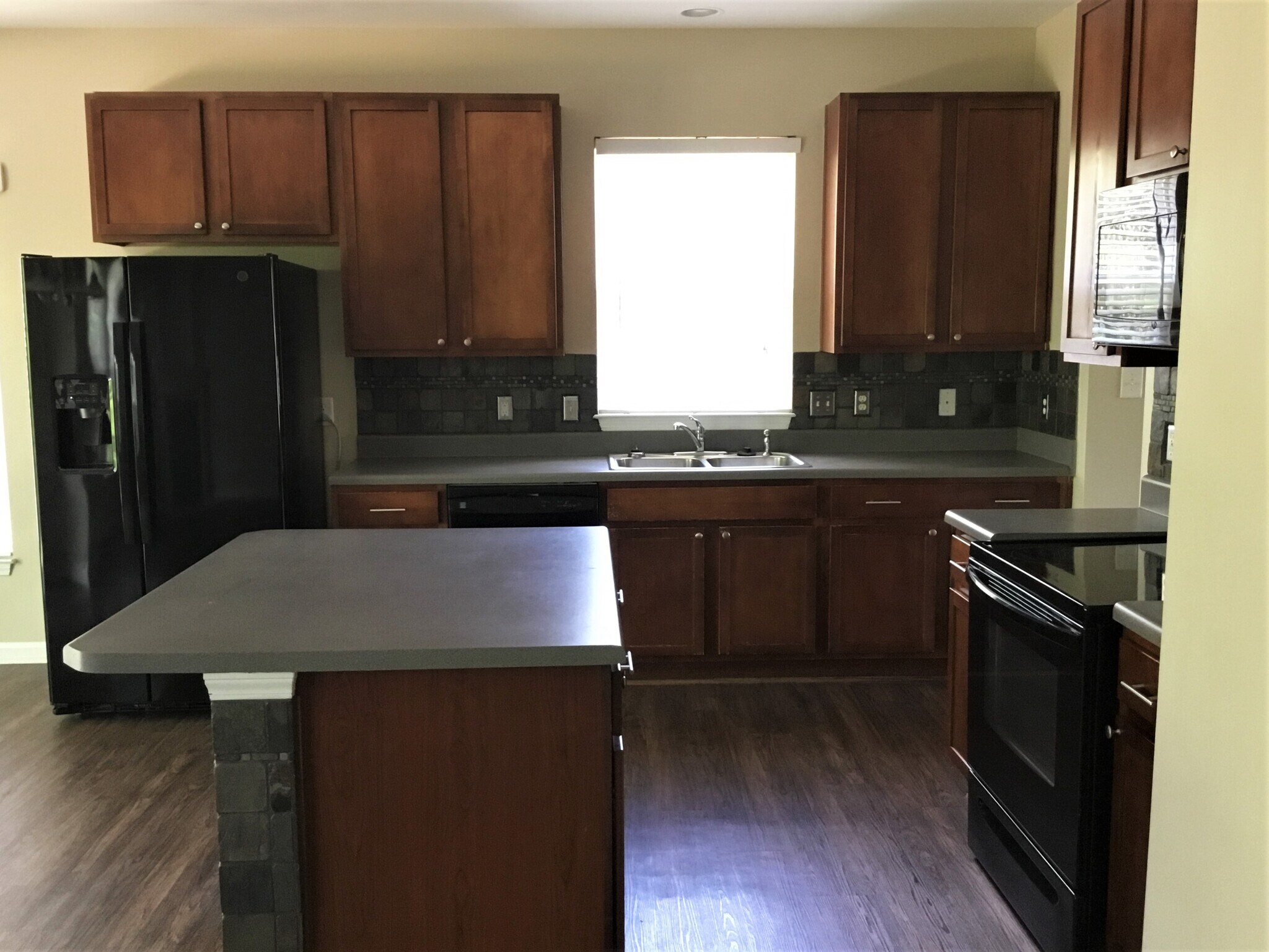 Building Photo - 615 Upwey Ct