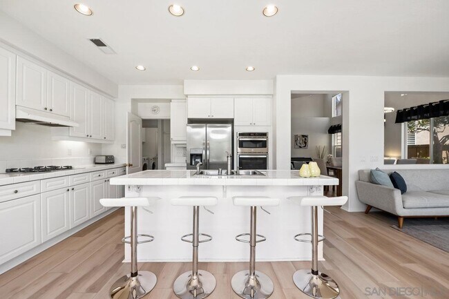 Building Photo - 5329 Ruette De Mer