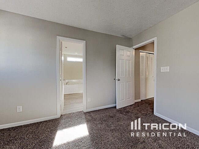 Building Photo - 644 Scotch Pine Dr