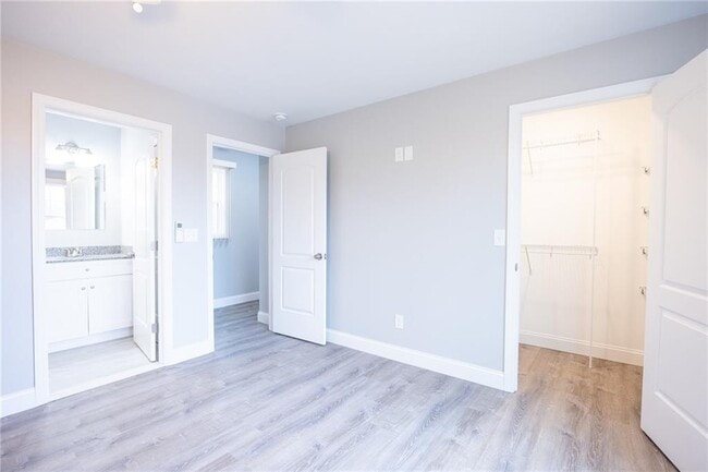 Building Photo - 6 Mainella St