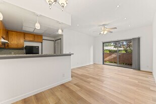 Building Photo - 10943 Laurel Canyon Blvd