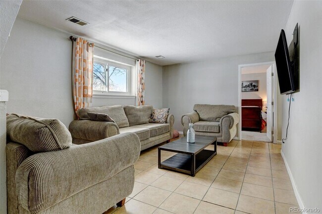 Building Photo - 16344 E Carolina Dr