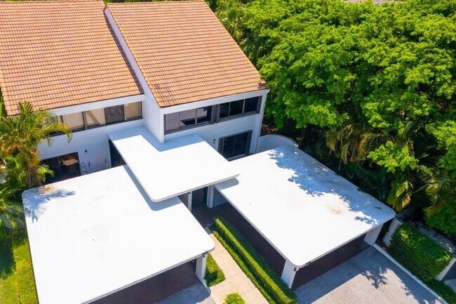 Building Photo - 2517 Presidential Way
