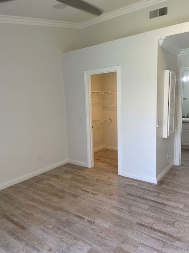 Building Photo - 40880 Whirling Wind Dr