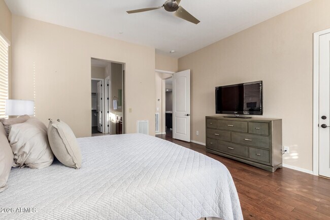 Building Photo - 12725 W Dale Ln