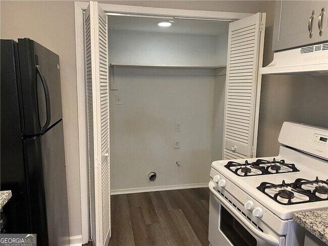 Building Photo - 1607 Augusta Dr