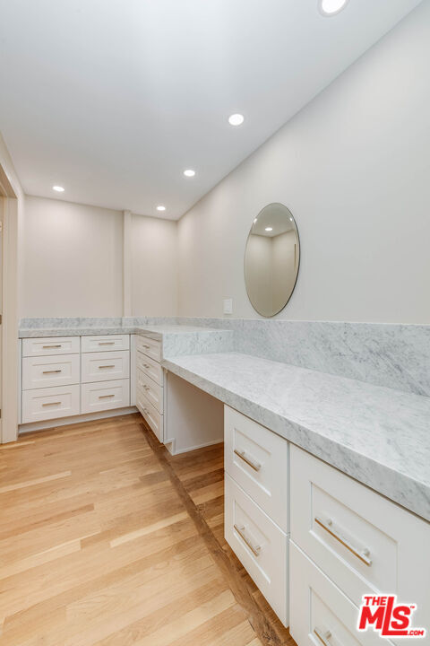 Building Photo - 2222 Ave of the Stars