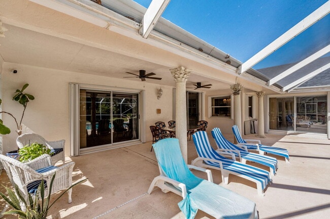 Building Photo - 15495 Rolling Meadows Cir