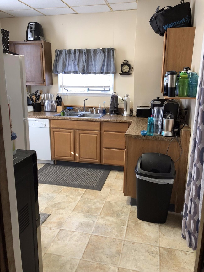 Building Photo - 921 10th St