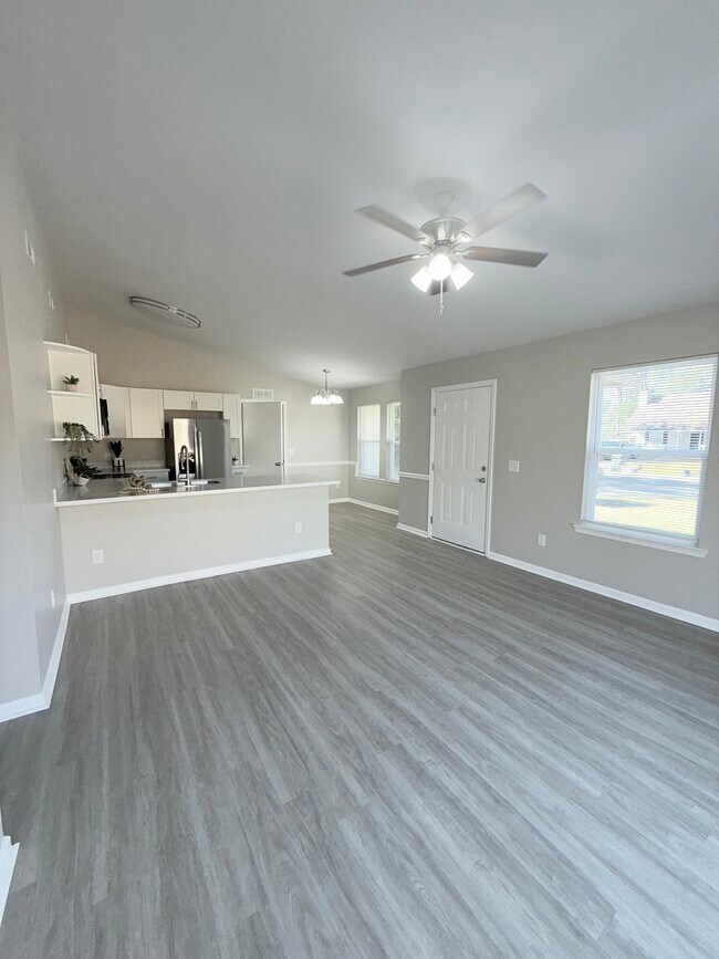 Building Photo - 620 Scott St