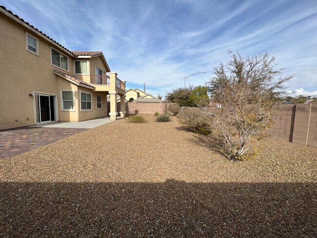 Building Photo - OVER 4000 SQ. FT. EXECUTIVE HOME IN GATED ...