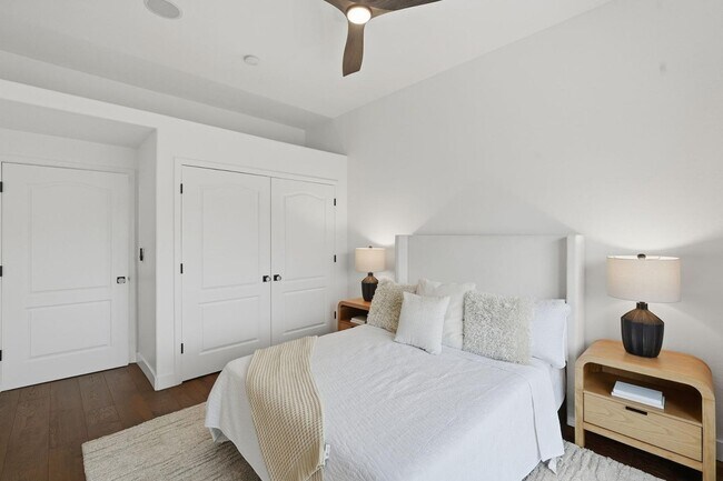 Building Photo - 6302 E Cochise Rd