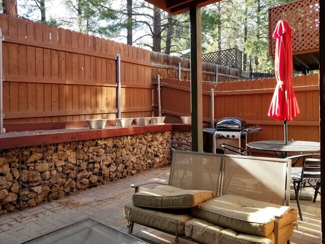 Building Photo - 2 Bed, 2.5 Bath Townhouse near NAU/CCC!! S...
