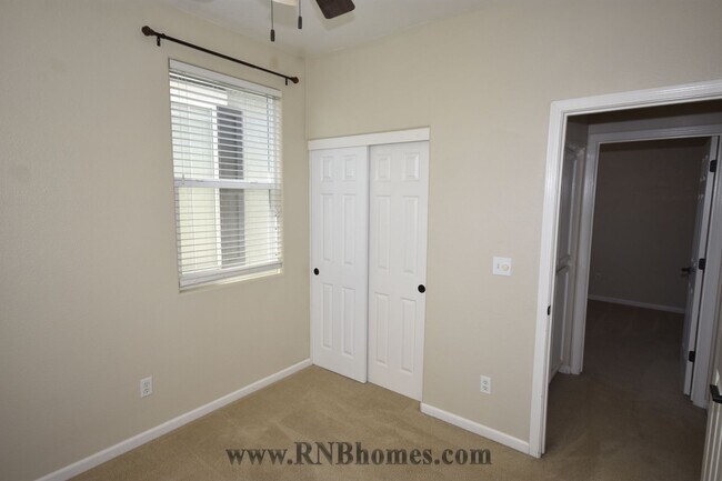 Building Photo - 268 Phoenix Cir