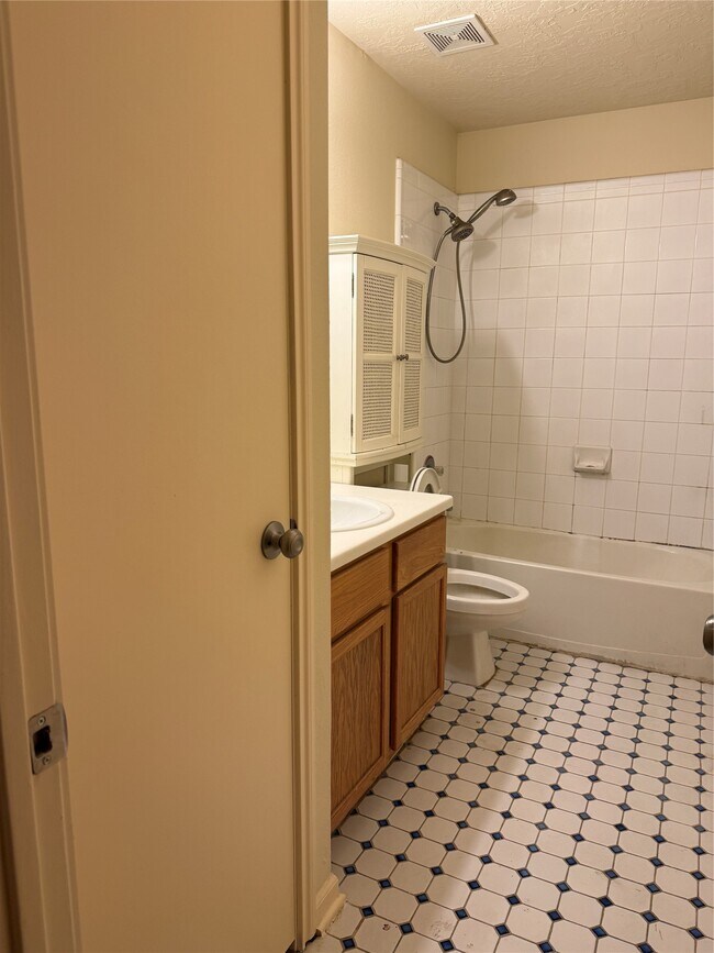 Building Photo - 17314 Glenmorris Dr
