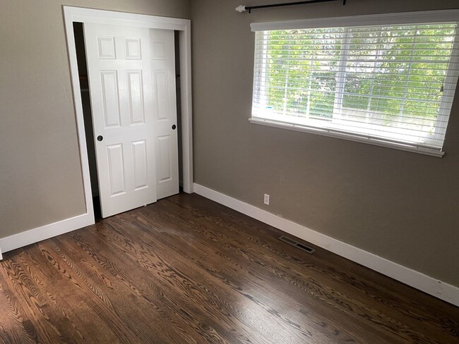 Building Photo - Charming 3 bdrm / 2 bath Home, Minutes from Sonoma Square