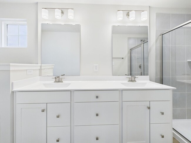 Building Photo - 8029 Lake Laurel Ln