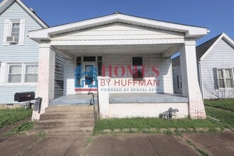 Building Photo - 716 N Bell Ave