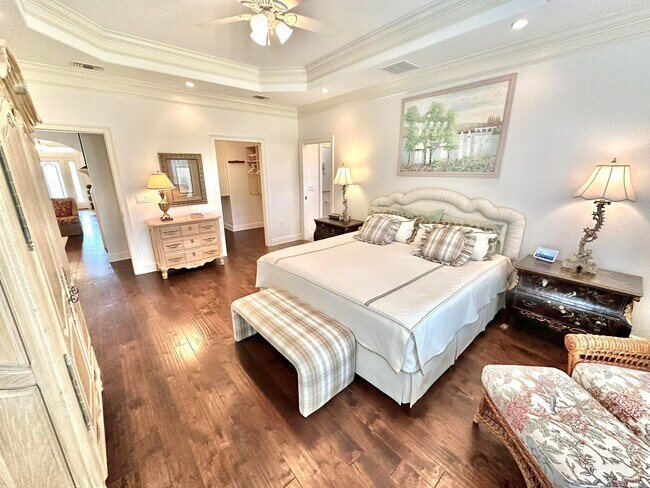 Building Photo - 206 E Pinehurst Dr