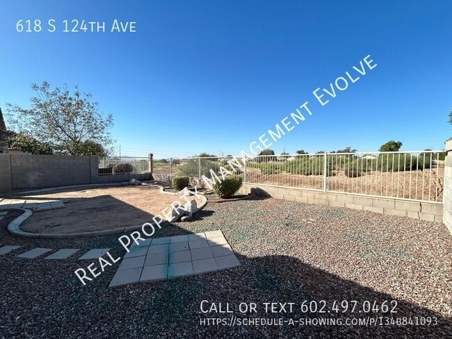 Building Photo - 618 S 124th Ave