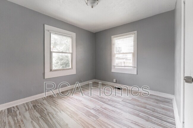Building Photo - 140 Villa Ave