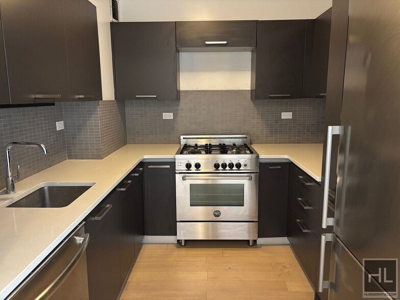 Building Photo - East 39th Street