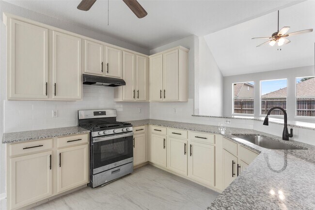 Building Photo - 1198 Stallion Ridge