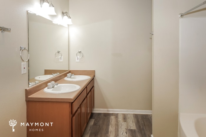 Building Photo - 203 Whitestone Dr NE