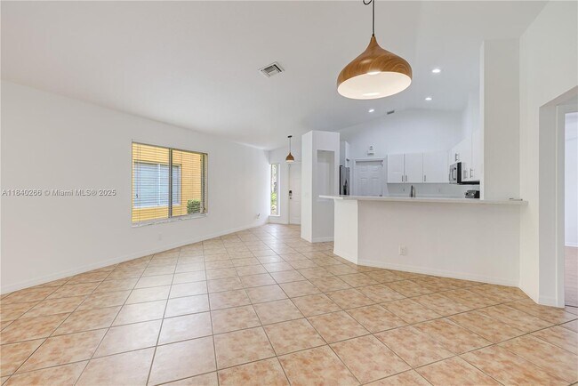 Building Photo - 1509 Canary Island Dr