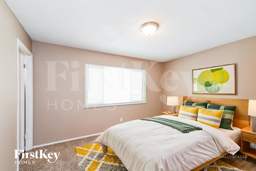 Building Photo - 2335 Bramble Ln