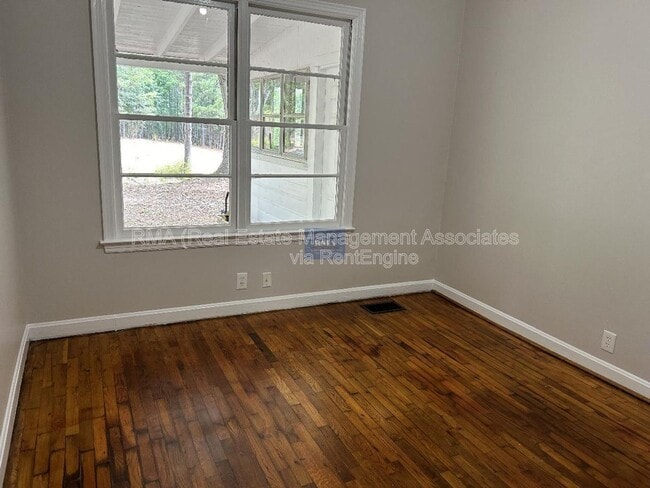 Building Photo - 126 Sihane Rd