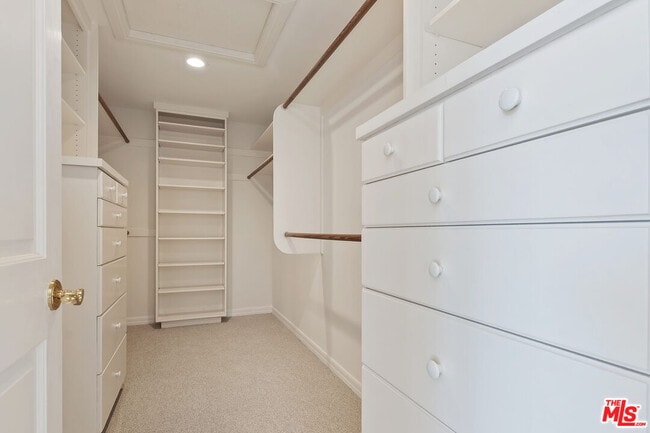 Building Photo - 360 Alma Real Dr