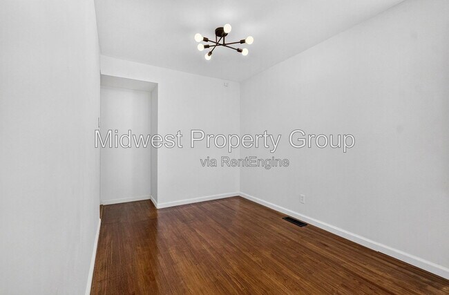 Building Photo - 338 Lancashire Rd