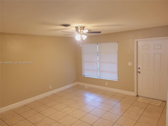 Building Photo - 2504 NW 9th Ln